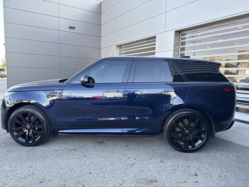Used 2023 Land Rover Range Rover Sport SE Dynamic AWD/4WD image 4