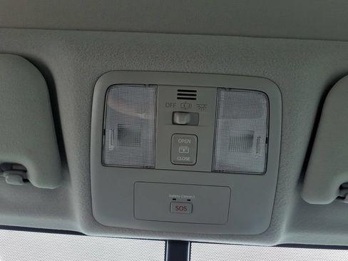 Used 2012 Toyota Prius V Five FWD image 21