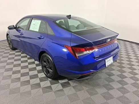 Used 2023 Hyundai Elantra SEL w/ Cargo Package FWD image 5