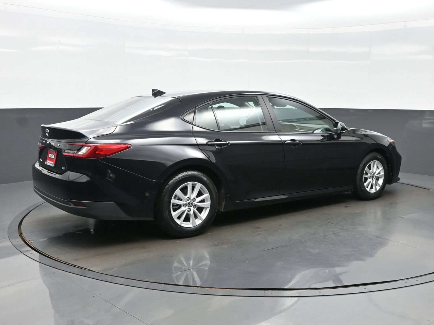 Used 2025 Toyota Camry LE FWD image 6