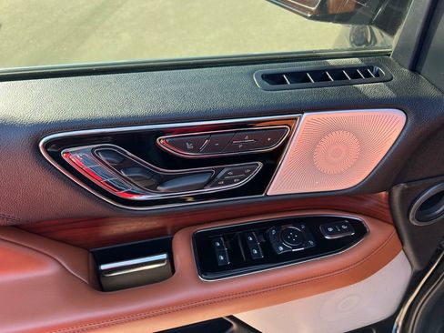 Used 2021 Lincoln Navigator L Reserve w/ Luxury Package image 14