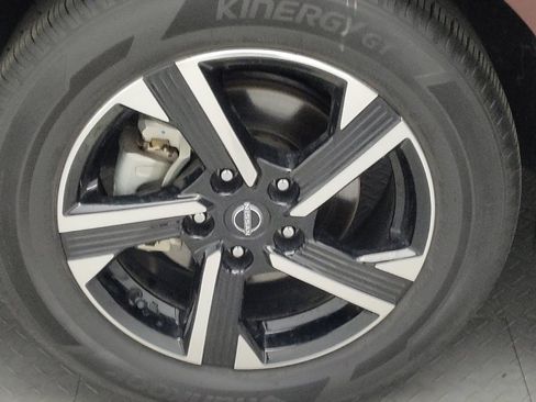 Used 2025 Nissan Sentra SV image 31