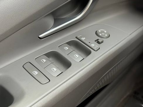 Used 2023 Hyundai Elantra SEL FWD image 33