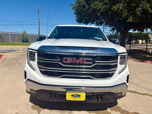Used 2023 GMC Sierra 1500 SLT w/ X31 Off-Road Package AWD/4WD image 8
