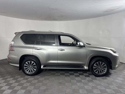 Used 2023 Lexus GX 460 Luxury w/ Off Road Package AWD/4WD image 3