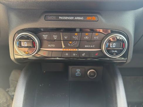 Used 2021 Ford Escape Titanium AWD/4WD image 32