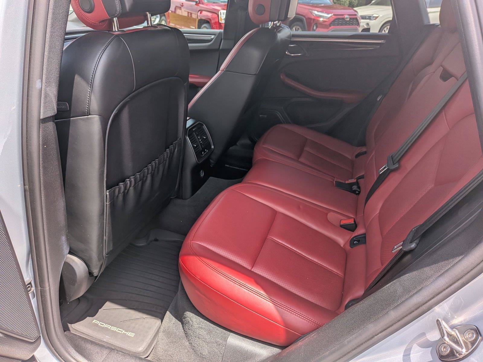 Used 2018 Porsche Macan S AWD/4WD image 28