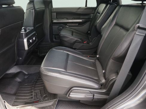 Used 2021 Ford Expedition XLT RWD image 13
