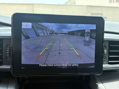 Used 2023 Ford Explorer XLT w/ Equipment Group 202A RWD image 18