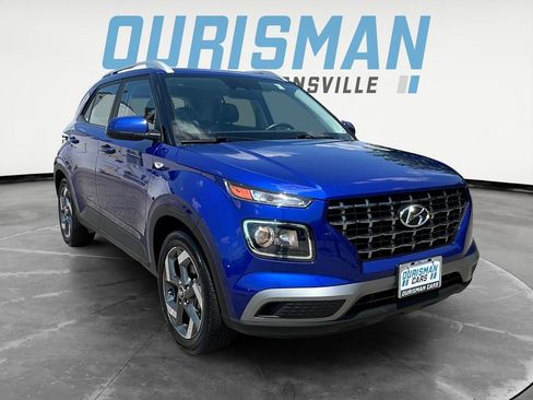 Used 2025 Hyundai Venue SEL FWD image 1