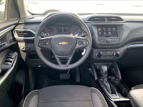 Used 2022 Chevrolet TrailBlazer LS image 5