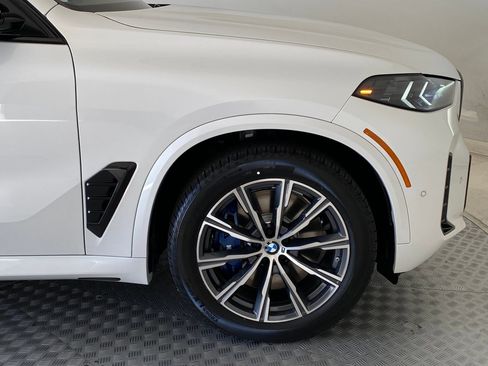 Used 2026 BMW X5 xDrive50e w/ M Sport Package AWD/4WD image 11