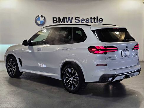 New 2026 BMW X5 xDrive40i w/ M Sport Package image 4