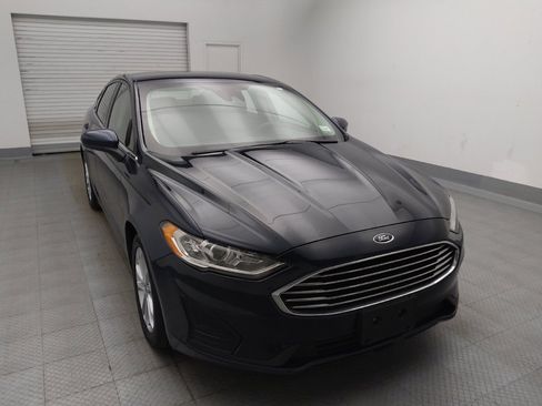 Used 2020 Ford Fusion SE FWD image 14