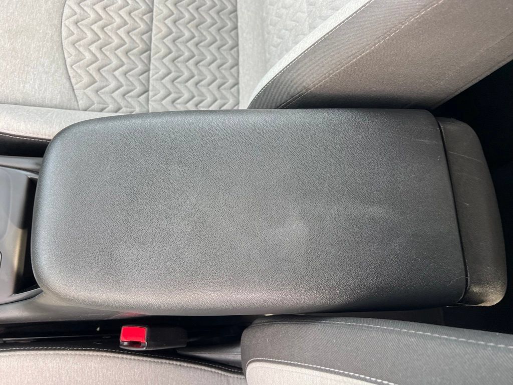 Used 2022 Chevrolet Equinox LS w/ LS Convenience Package FWD image 27