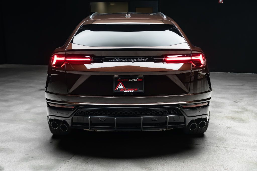 Used 2022 Lamborghini Urus AWD/4WD image 12