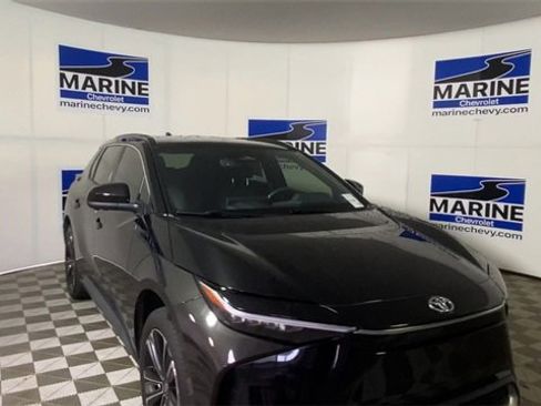 Used 2023 Toyota bZ4X Limited w/ Weather Package image 4