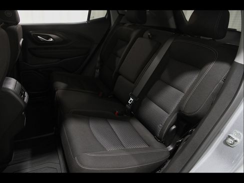Used 2023 GMC Terrain SLE w/ Driver Convenience Package FWD image 19