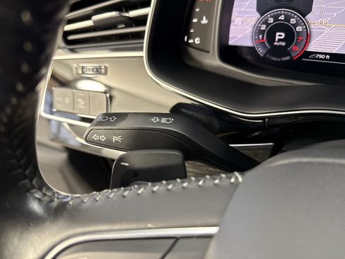 Used 2019 Audi Q8 Premium w/ Convenience Package AWD/4WD image 16