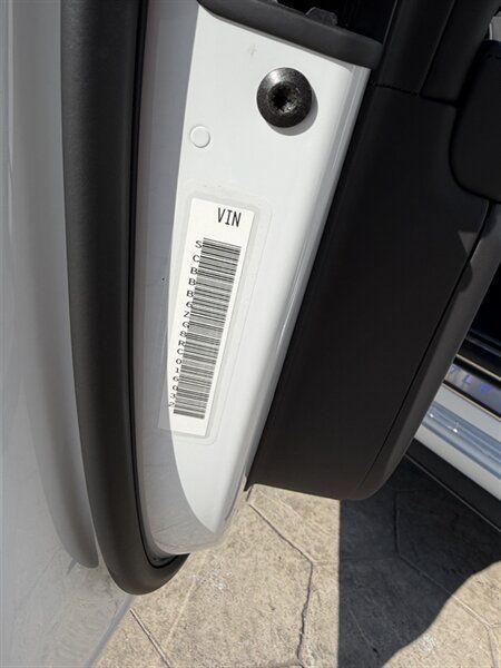 Used 2024 Bentley Flying Spur W12 AWD/4WD image 23