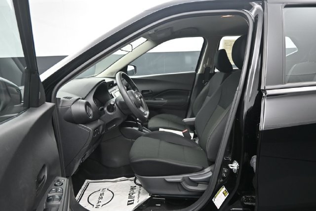Certified 2025 Nissan Kicks Play S FWD image 10