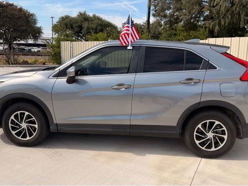 Used 2020 Mitsubishi Eclipse Cross ES FWD image 2