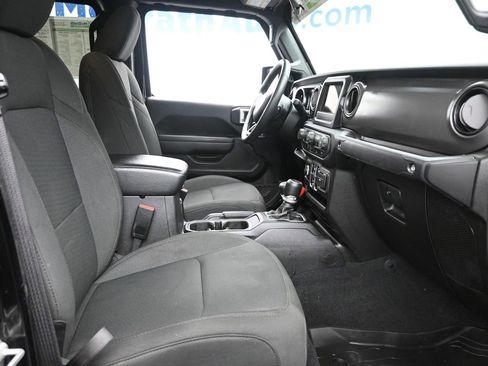 Used 2023 Jeep Gladiator Willys image 7