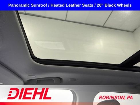 Used 2023 Jeep Grand Cherokee Limited w/ Black Appearance Package AWD/4WD image 39