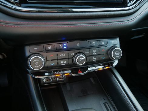 Used 2021 Dodge Durango R/T w/ Technology Group image 34