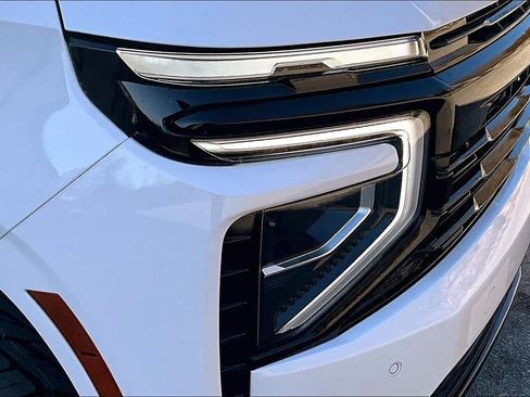 New 2026 Chevrolet Suburban RST w/ RST Capability Package AWD/4WD image 28