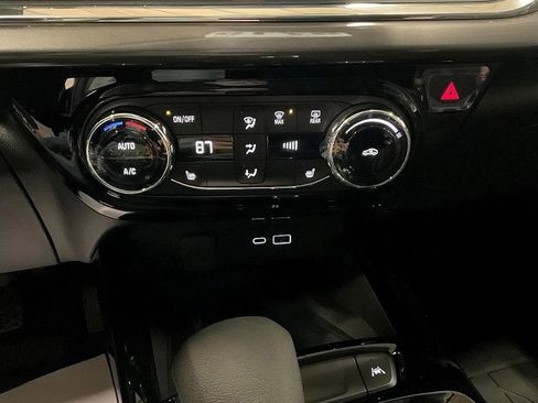 New 2026 Chevrolet Trax ACTIV w/ Sunroof Package image 20