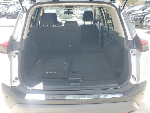 Certified 2023 Nissan Rogue SV FWD image 16