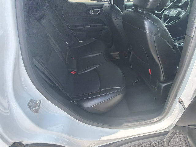 Used 2025 Jeep Compass Trailhawk AWD/4WD image 15