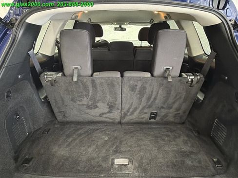 Used 2019 Nissan Pathfinder SV AWD/4WD image 15
