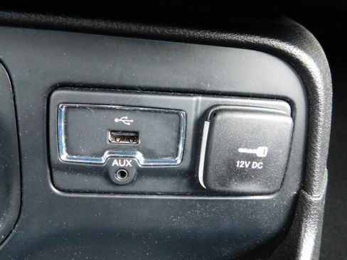 Used 2017 Jeep Renegade Sport w/ Power & Air Group image 15