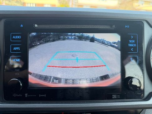 Used 2018 Toyota Tacoma TRD Sport AWD/4WD image 20