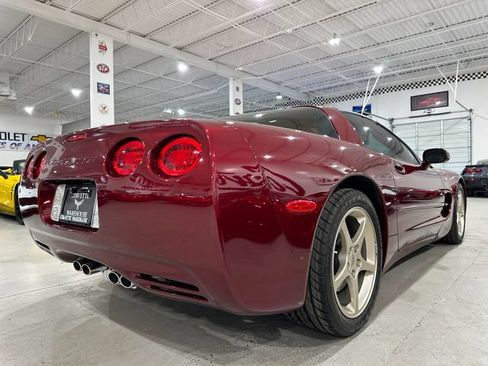 Used 2003 Chevrolet Corvette Coupe w/ Preferred Equipment Group RWD image 3