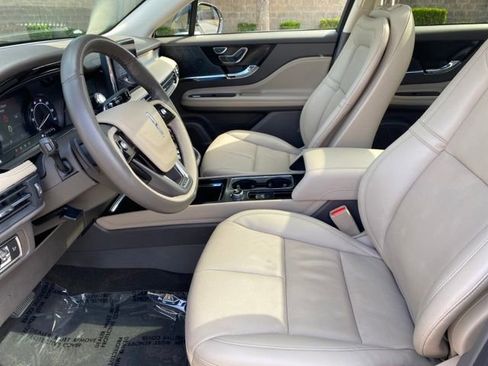 Used 2022 Lincoln Corsair AWD w/ Premium Package image 13