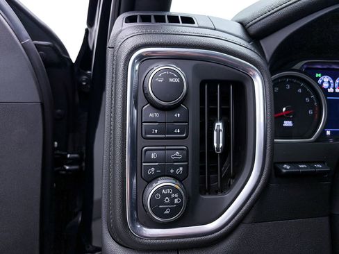 Used 2020 Chevrolet Silverado 1500 High Country w/ Technology Package AWD/4WD image 7