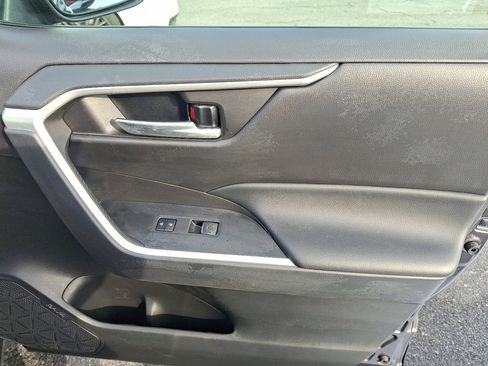 Used 2023 Toyota RAV4 XLE Premium image 10