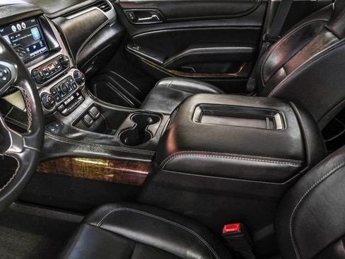 Used 2015 Chevrolet Suburban LT image 21
