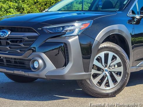 Used 2025 Subaru Outback Premium AWD/4WD image 3