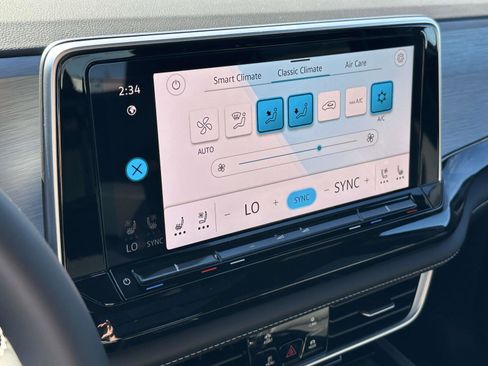 New 2026 Volkswagen Atlas Cross Sport SE image 28