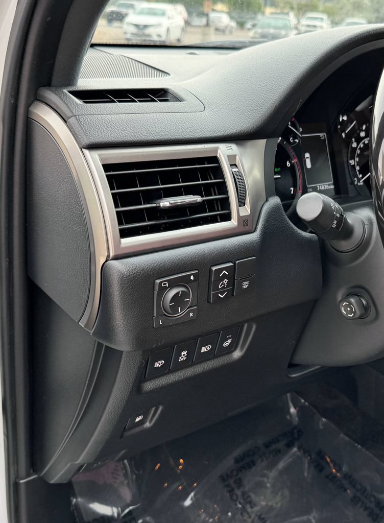 Used 2021 Lexus GX 460 Premium w/ Premium Package AWD/4WD image 13