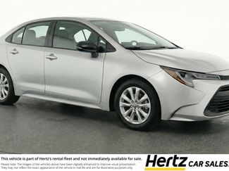 Used 2025 Toyota Corolla Cross LE video 1