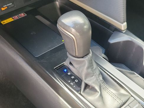 Used 2025 Toyota Camry SE FWD image 28