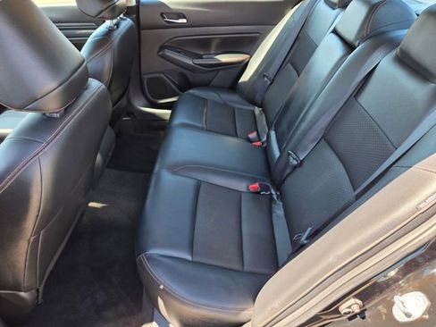Used 2022 Nissan Altima 2.5 SR FWD image 11
