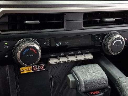 Used 2025 Toyota 4Runner TRD Off-Road AWD/4WD image 15