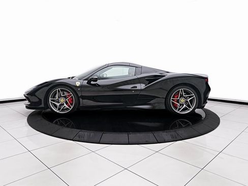 Used 2022 Ferrari F8 Tributo image 12