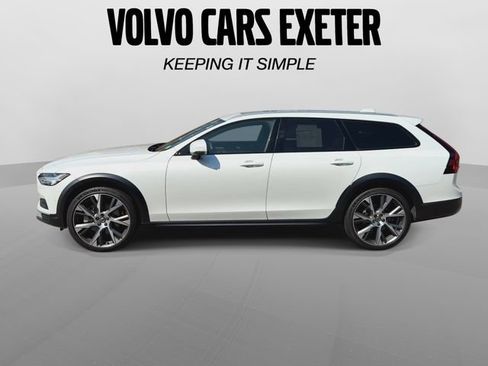 Certified 2025 Volvo V90 B6 Cross Country Ultra w/ Climate Package AWD/4WD image 6